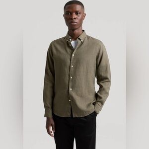 ASKET 
THE LINEN SHIRT
IN OLIVE SZ Large Long